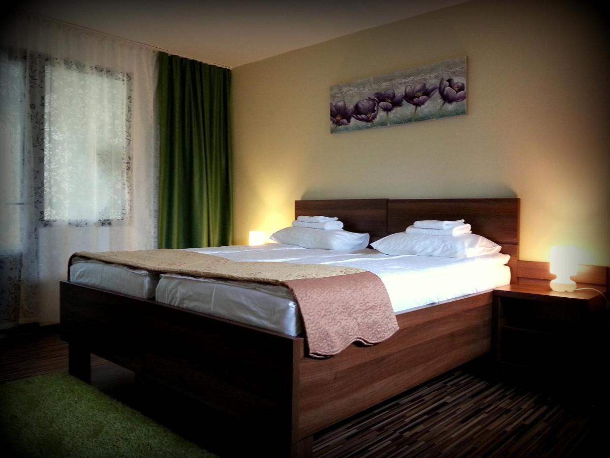 Hotel Cazare La Troita Codlea Zimmer foto